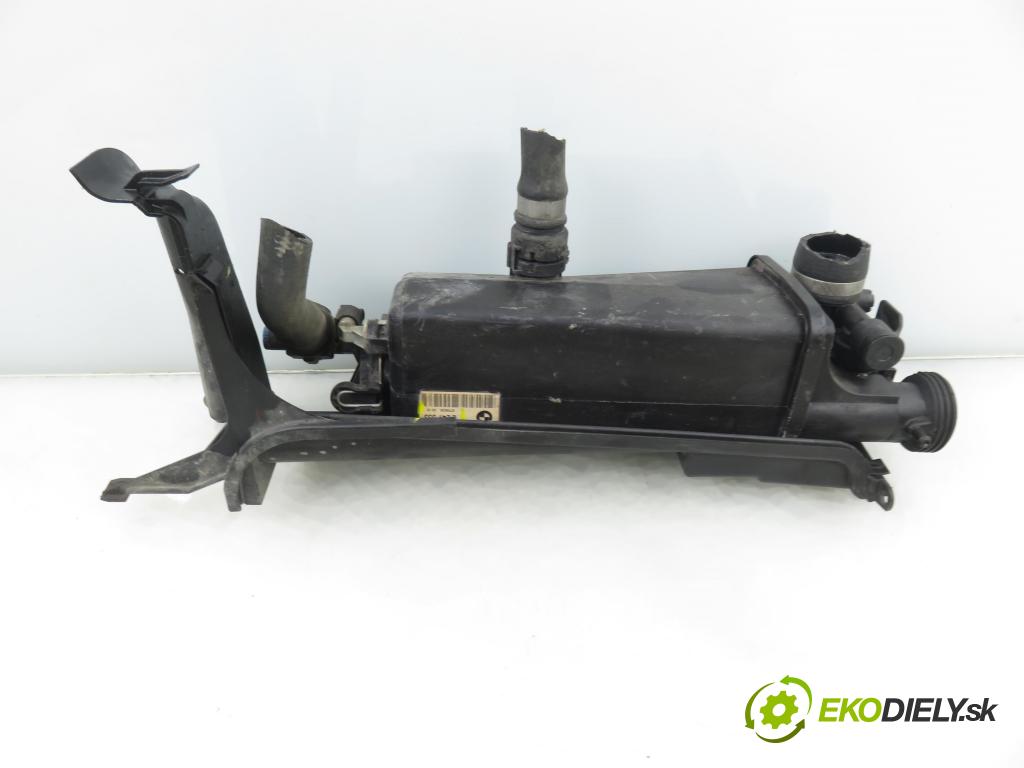 BMW 3 (E46) SEDAN 2001 100,00 320 d 136 - M47 D20 (204D1) 1951,00 nádržka NÁHRADNÍ 2247553 ; 2354043