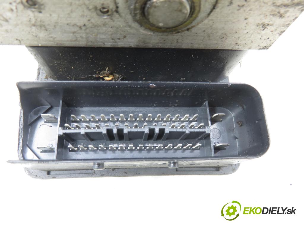 VW GOLF IV (1J1) HB 2002 66,00 1.9 TDI 90 - ALH 1896,00 Pumpa ABS 1C0907379E ; 10096003133 ; 1J0614517E (Pumpa ABS)