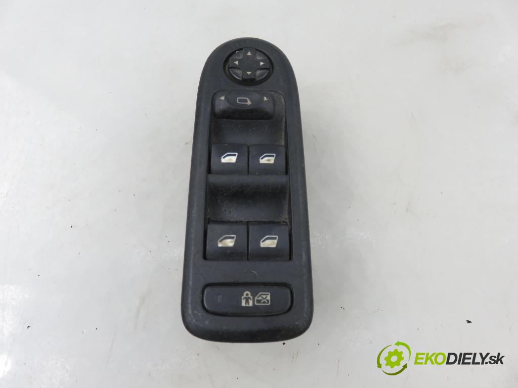 PEUGEOT 308 (4A_, 4C_) HB 2007 110,00 1.6 THP 150 - 5FX (EP6DT) 1598,00 Panel ovládaní oken 96644915XT