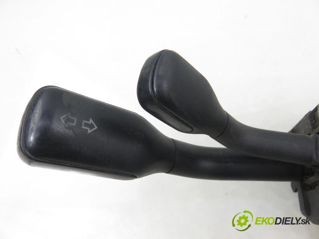 AUDI A4 (8D2, B5) SEDAN 2000 85,00 1.9 TDI - AJM 1896,00 páčka/prepínač 4D0953513D ; 8D0953503A