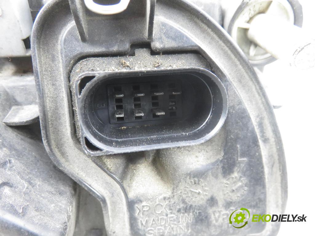 AUDI A4 (8D2, B5) SEDAN 2000 85,00 1.9 TDI - AJM 1896,00 Svetlo LP