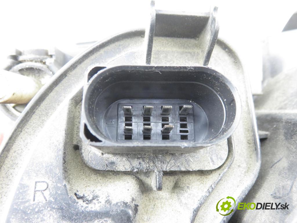 AUDI A4 (8D2, B5) SEDAN 2000 85,00 1.9 TDI - AJM 1896,00 světlo PP