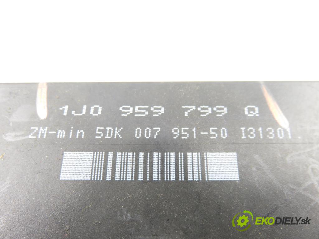 VW GOLF IV (1J1) HB 2002 66,00 1.9 TDI 90 - ALH 1896,00 MODUL komfortu 1J0959799Q