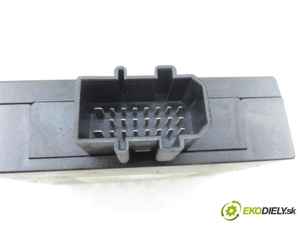 VW GOLF IV (1J1) HB 2002 66,00 1.9 TDI 90 - ALH 1896,00 MODUL komfortu 1J0959799Q