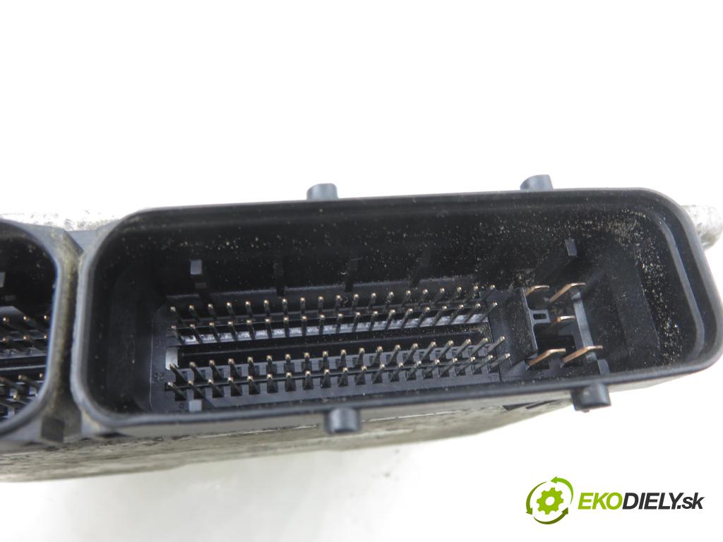 VW GOLF IV (1J1) HB 2002 66,00 1.9 TDI 90 - ALH 1896,00 Riadiaca jednotka Motor 038906012M ; 0281001979