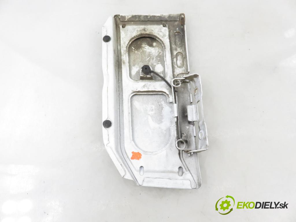 MERCEDES-BENZ SPRINTER 3,5-t Skrzynia (906) FURGON 2011 95,00 313 CDI (906.631, 906.633, 906.635, 906.637) - OM  2143,00 dvířka nádrže paliva  (Klika dveří ostatní)