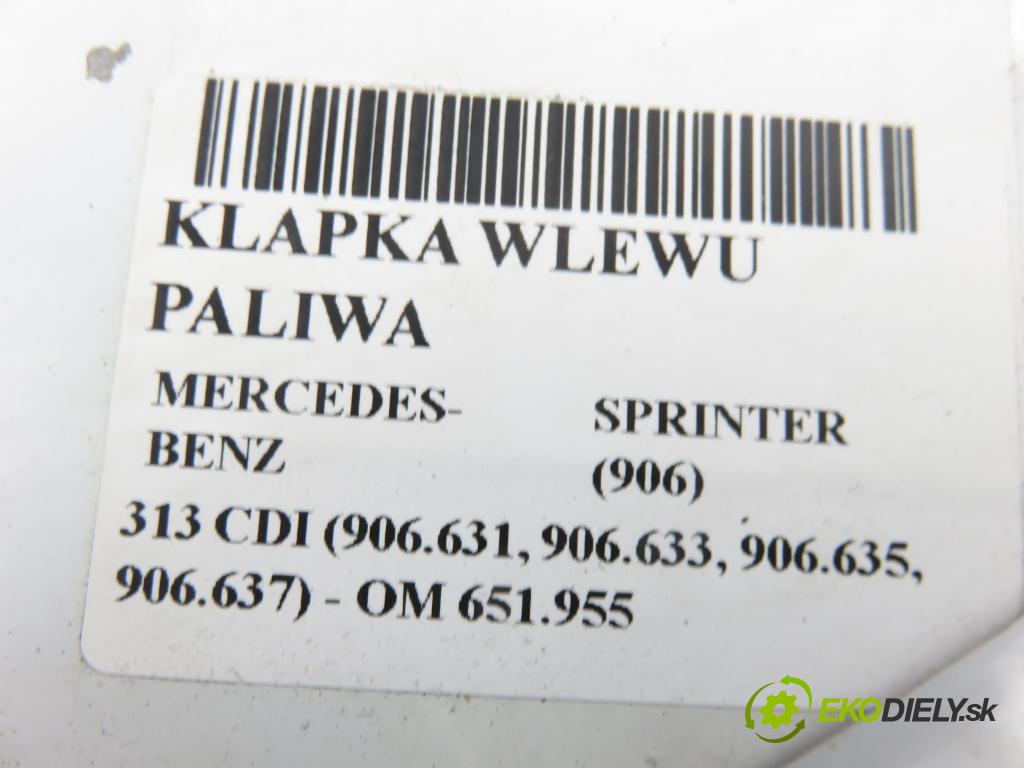 MERCEDES-BENZ SPRINTER 3,5-t Skrzynia (906) FURGON 2011 95,00 313 CDI (906.631, 906.633, 906.635, 906.637) - OM  2143,00 dvířka nádrže paliva  (Klika dveří ostatní)