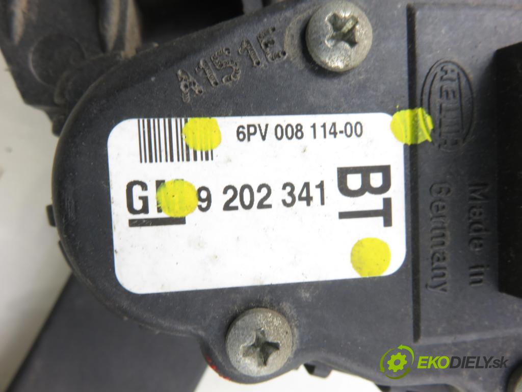 OPEL ZAFIRA B (A05) MINIVAN 2005 88,00 1.9 CDTI 8V 120 - Z 19 DT 1910,00 potenciometr plynového pedálu 9202341BT ; 6PV00811400 (Potenciometr plynového pedálu)