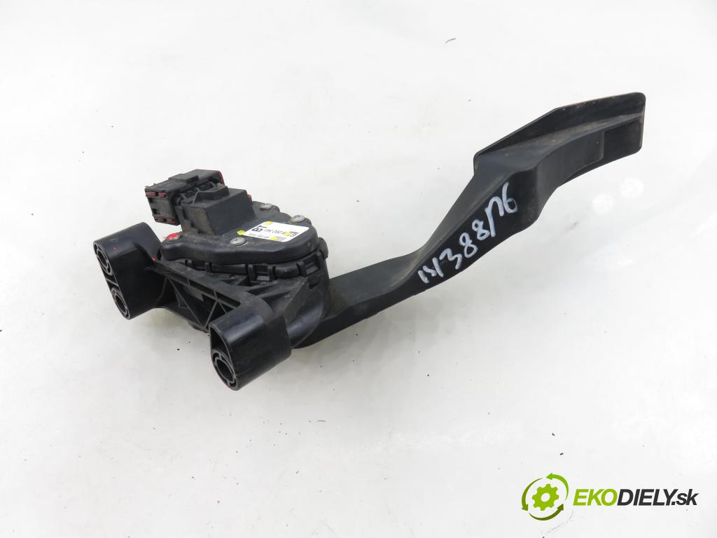 OPEL ZAFIRA B (A05) MINIVAN 2005 88,00 1.9 CDTI 8V 120 - Z 19 DT 1910,00 potenciometr plynového pedálu 9202341BT ; 6PV00811400 (Potenciometr plynového pedálu)