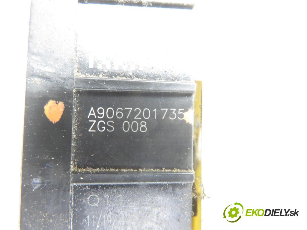 MERCEDES-BENZ SPRINTER 3,5-t Skrzynia (906) FURGON 2011 95,00 313 CDI (906.631, 906.633, 906.635, 906.637) - OM 2143,00 zámok A9067201735