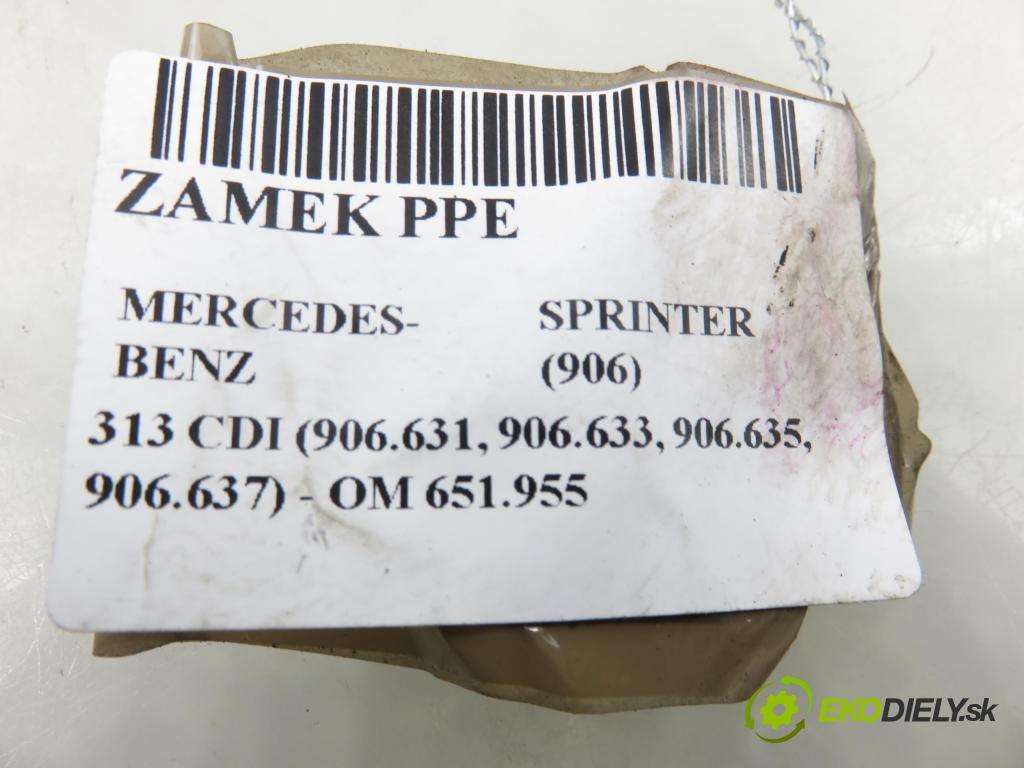 MERCEDES-BENZ SPRINTER 3,5-t Skrzynia (906) FURGON 2011 95,00 313 CDI (906.631, 906.633, 906.635, 906.637) - OM 2143,00 zámok A9067201735