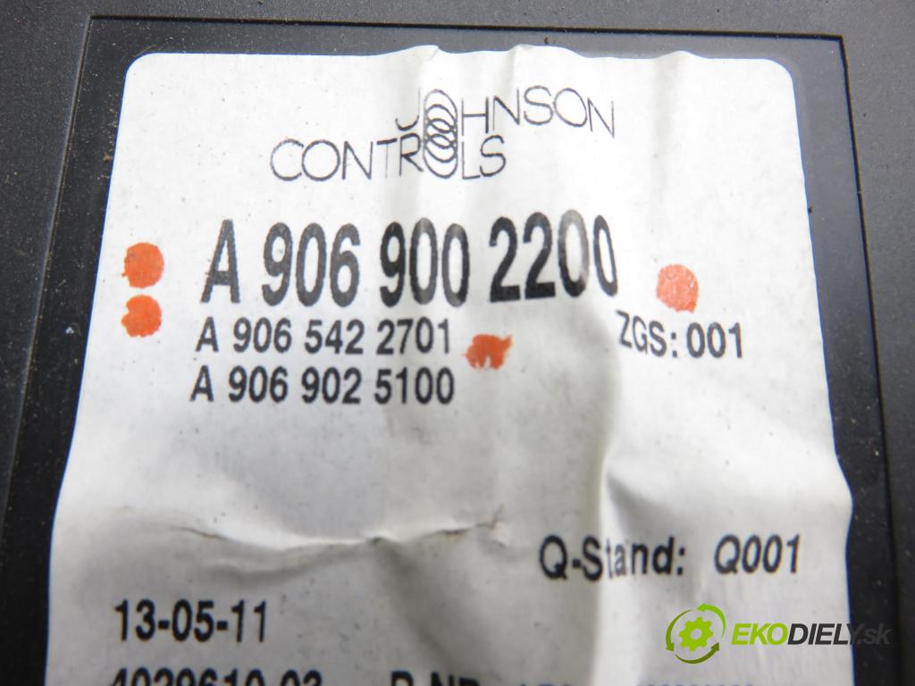 MERCEDES-BENZ SPRINTER 3,5-t Skrzynia (906) FURGON 2011 95,00 313 CDI (906.631, 906.633, 906.635, 906.637) - OM  2143,00 prístrojovka elektrický A9069002200 ; A9065422701