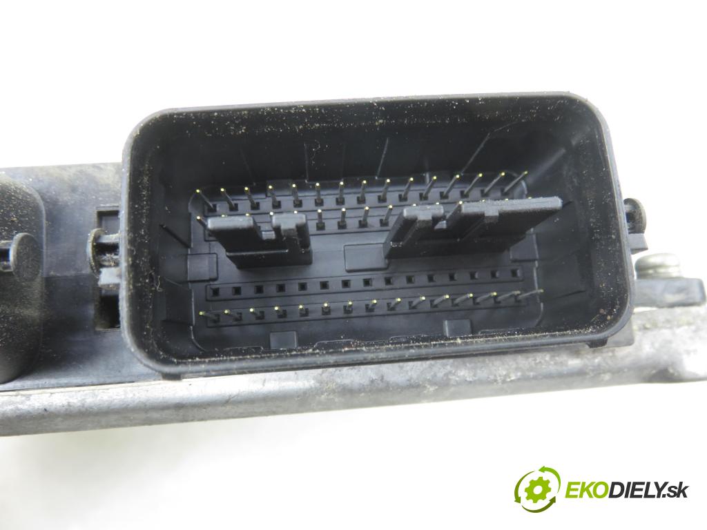 SUZUKI SWIFT III (MZ, EZ) HB 2006 68,00 1.3 4x4 (RS 413) - M13A 1328,00 řídící jednotka motora 3392063JH ; 1123003031