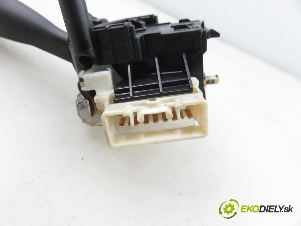 SUZUKI SWIFT III (MZ, EZ) HB 2006 68,00 1.3 4x4 (RS 413) - M13A 1328,00 / páčka ľavá strana 173744