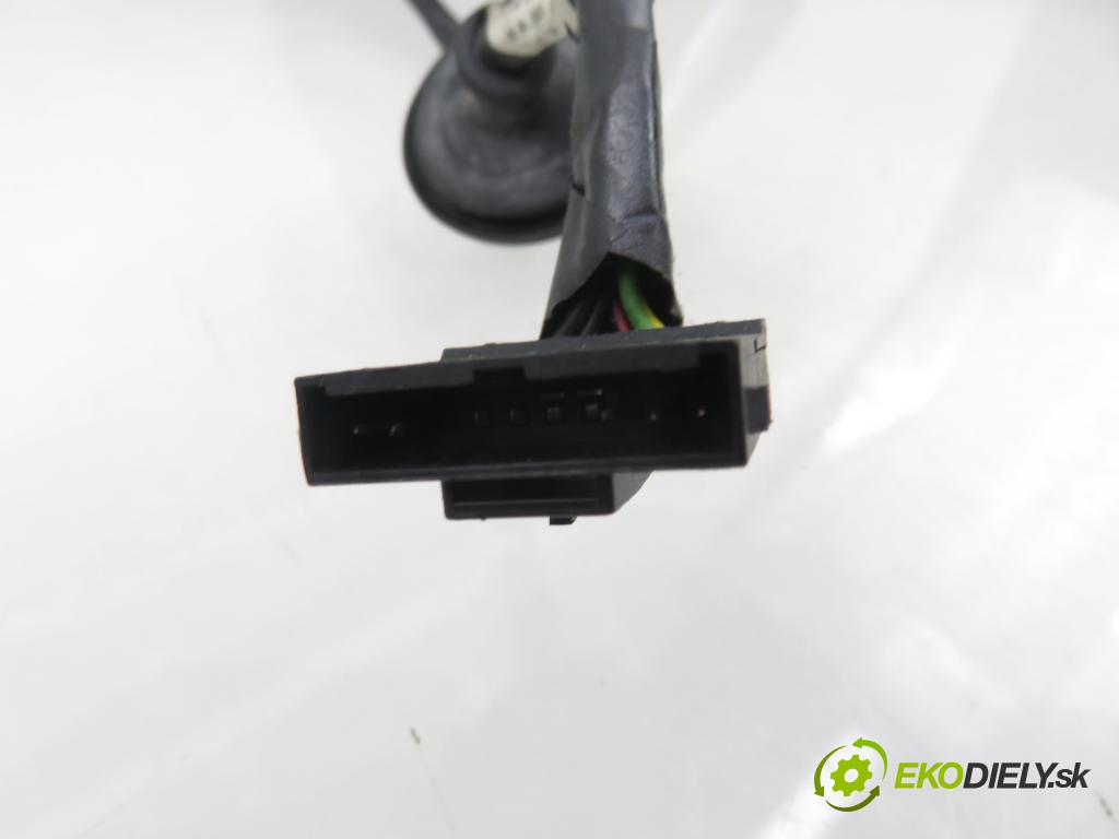 OPEL ZAFIRA B (A05) MINIVAN 2005 88,00 1.9 CDTI 8V 120 - Z 19 DT 1910,00 zpětné zrcátko 13131970SC