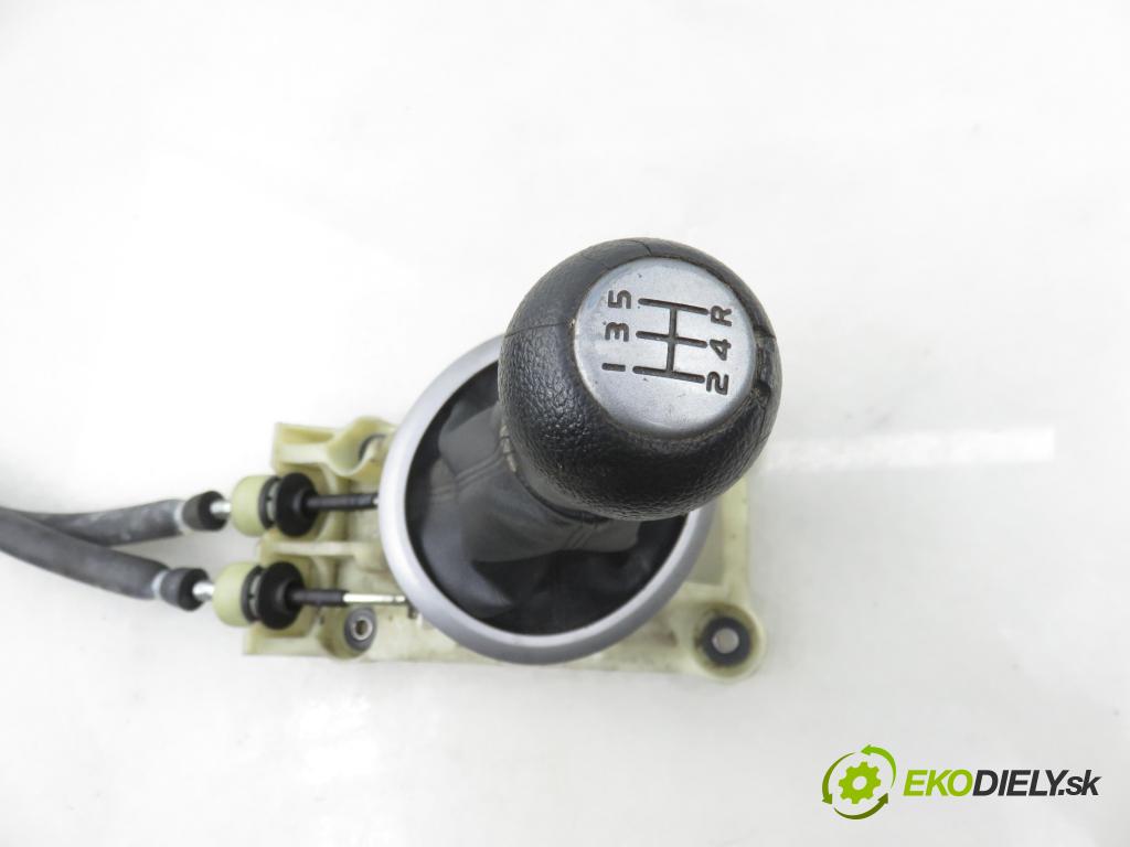 SUZUKI SWIFT III (MZ, EZ) HB 2006 68,00 1.3 4x4 (RS 413) - M13A 1328,00 ZVEDÁK: