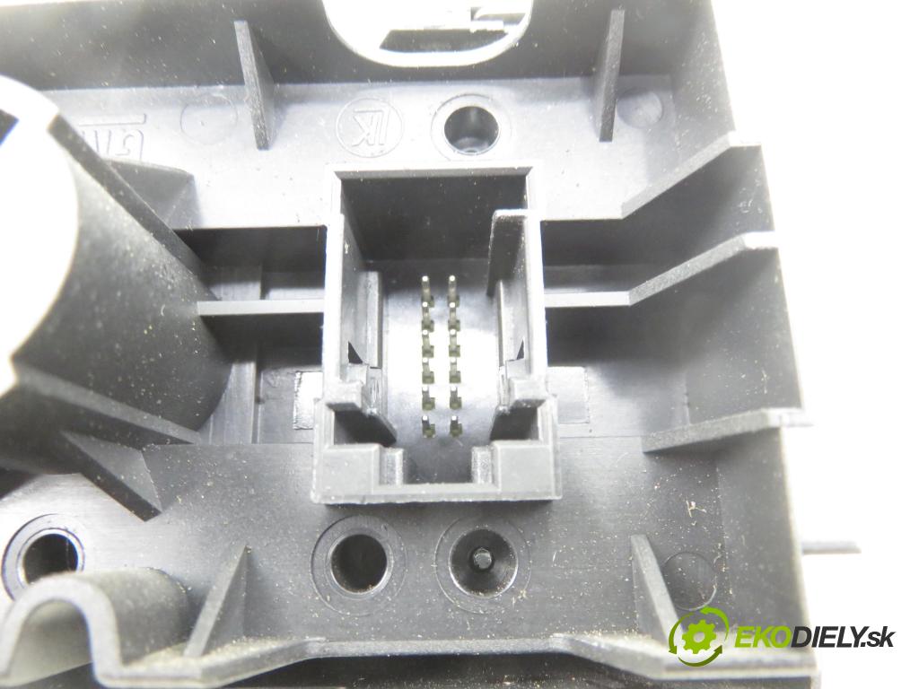 OPEL ZAFIRA B (A05) MINIVAN 2005 88,00 1.9 CDTI 8V 120 - Z 19 DT 1910,00 prepínač svetlá 13205865LB