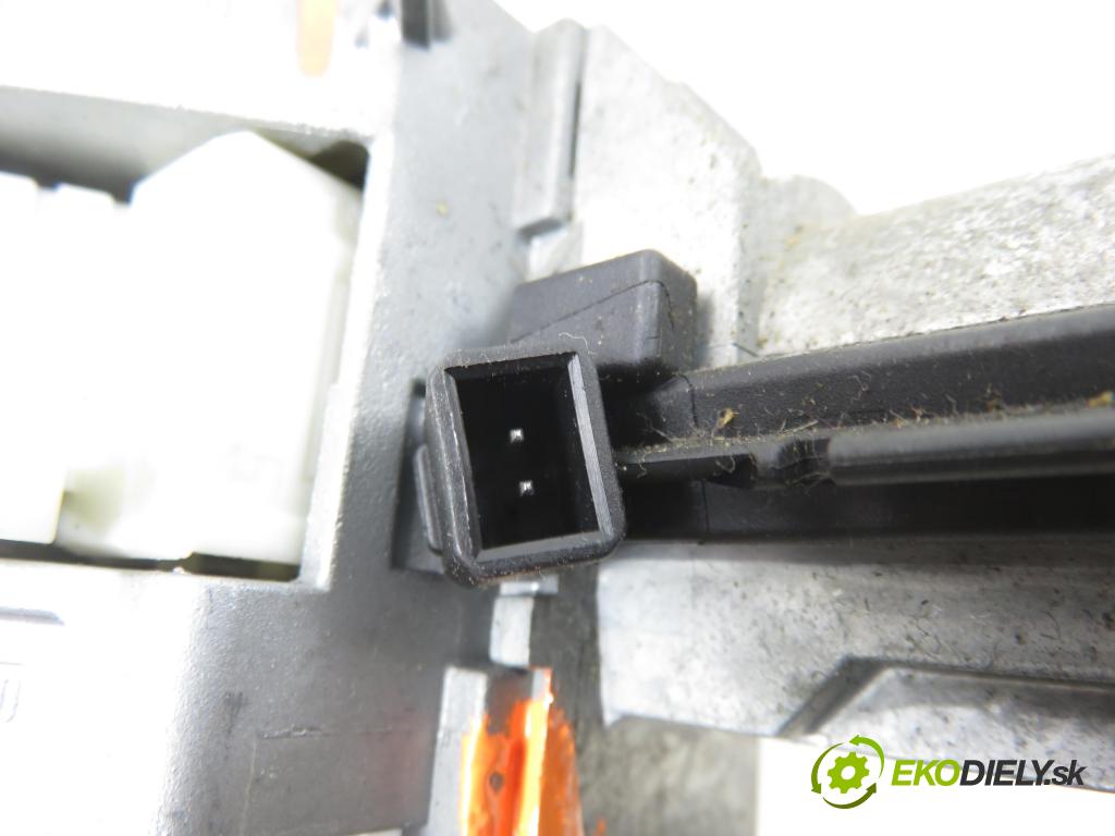 OPEL ZAFIRA B (A05) MINIVAN 2005 88,00 1.9 CDTI 8V 120 - Z 19 DT 1910,00 spínačka N0501881 (Spínací skříňka)