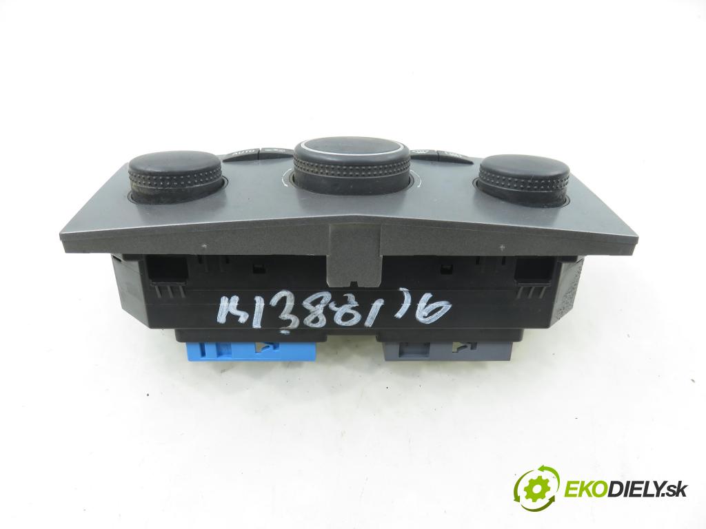 OPEL ZAFIRA B (A05) MINIVAN 2005 88,00 1.9 CDTI 8V 120 - Z 19 DT 1910,00 Panel kúrenia KLIMATRONIK 13168100