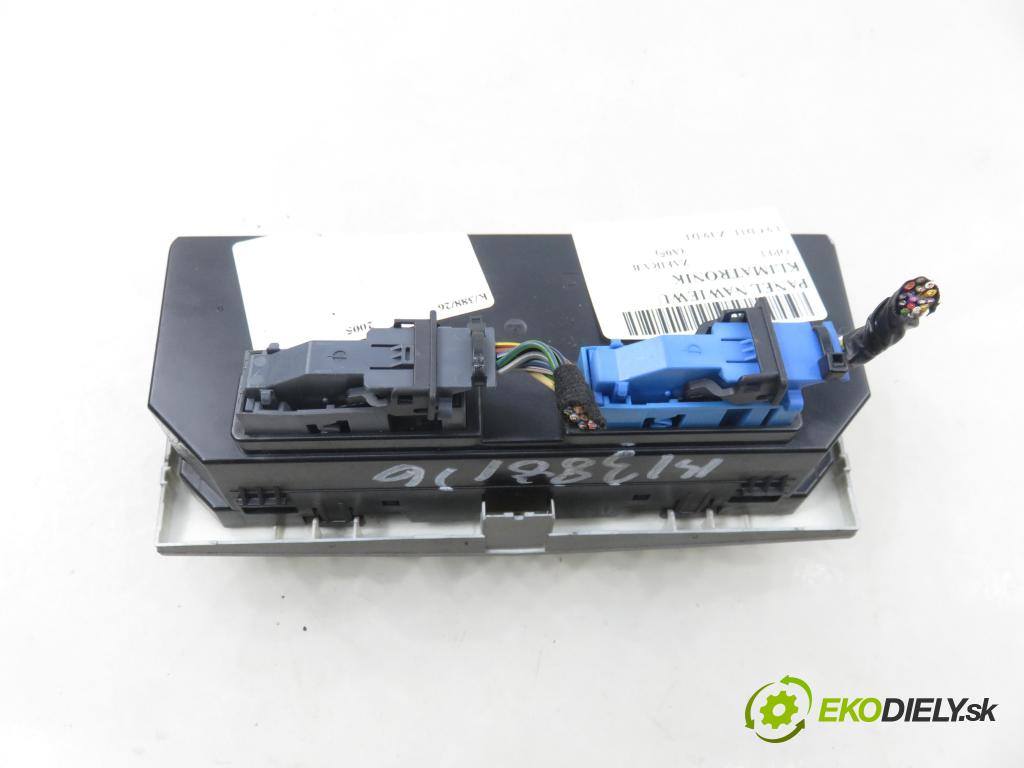 OPEL ZAFIRA B (A05) MINIVAN 2005 88,00 1.9 CDTI 8V 120 - Z 19 DT 1910,00 Panel kúrenia KLIMATRONIK 13168100