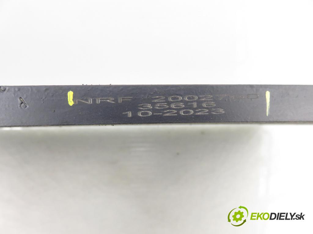 VOLVO V50 (MW) KOMBI 2005 103,00 2.4 - B 5244 S5 2435,00 chladič klimatizace 2002760 ; NRF2002760 (Chladič klimatizace)