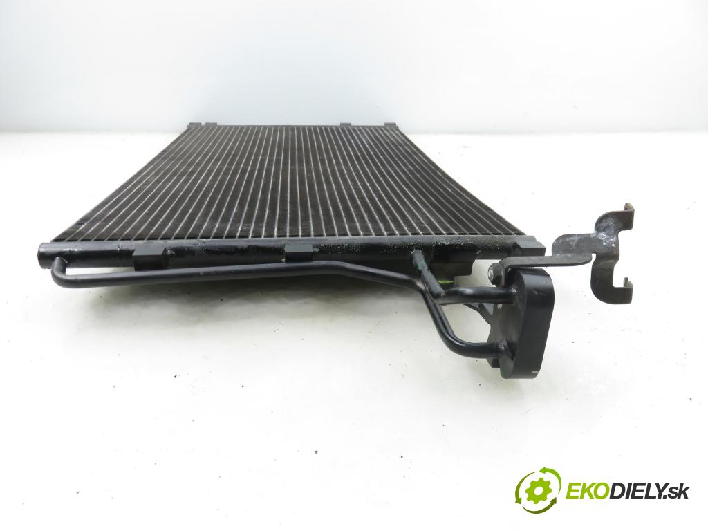 VOLVO V50 (MW) KOMBI 2005 103,00 2.4 - B 5244 S5 2435,00 chladič klimatizace 2002760 ; NRF2002760 (Chladič klimatizace)