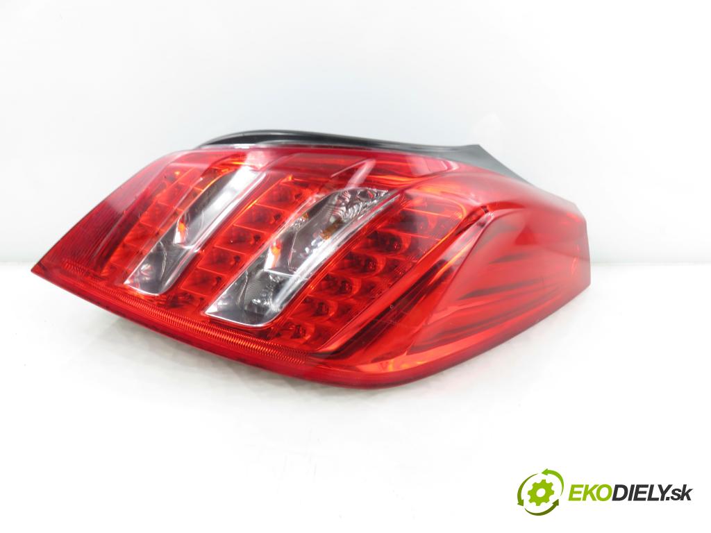 PEUGEOT 508 I (8D_) SEDAN 2012 103,00 2.0 HDi - RHF (DW10BTED4) 1997,00 Svetlo pravé zadné 9686293680