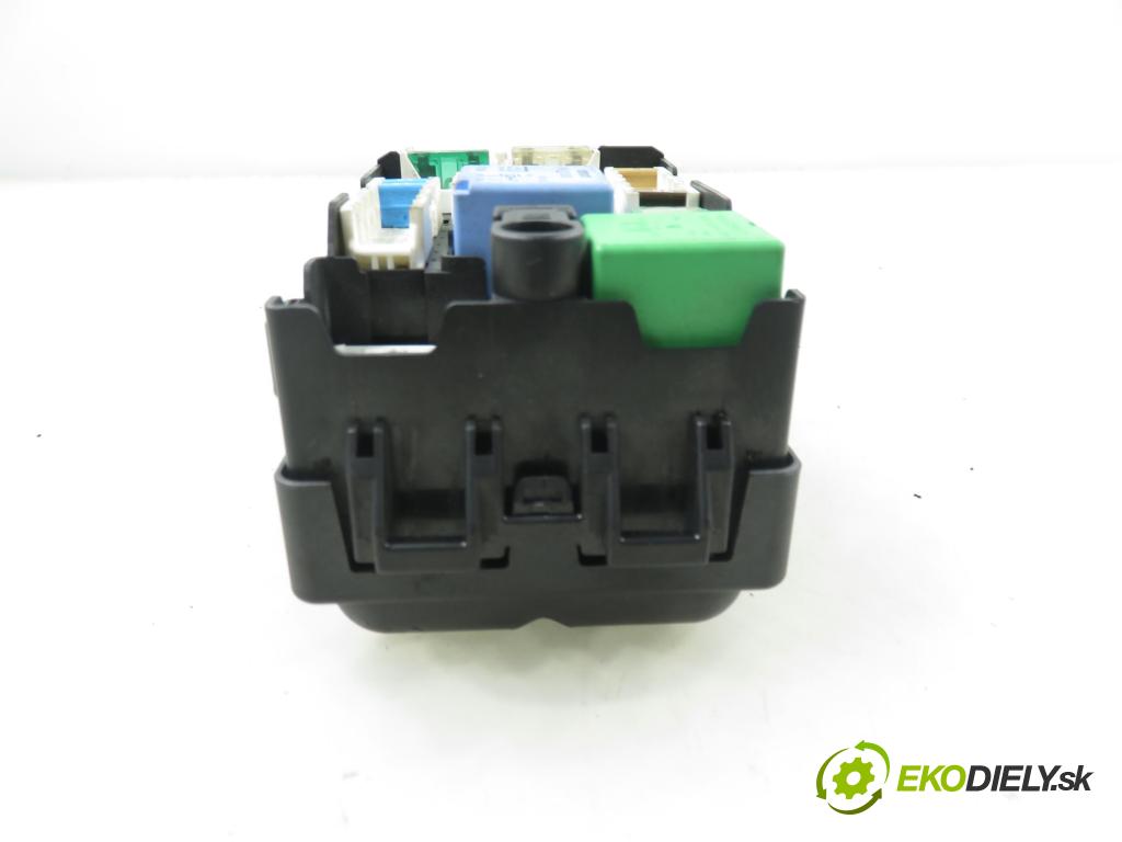 PEUGEOT 508 I (8D_) SEDAN 2012 103,00 2.0 HDi - RHF (DW10BTED4) 1997,00 Skrinka POJISTKY: 9865492680