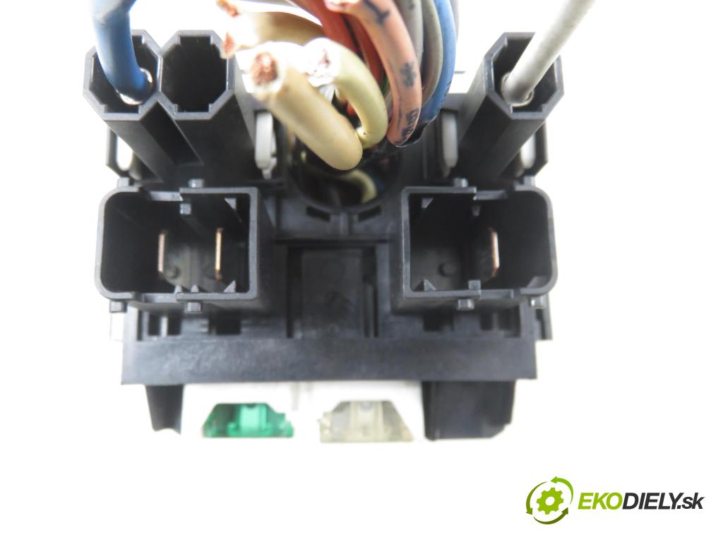 PEUGEOT 508 I (8D_) SEDAN 2012 103,00 2.0 HDi - RHF (DW10BTED4) 1997,00 Skrinka POJISTKY: 9865492680