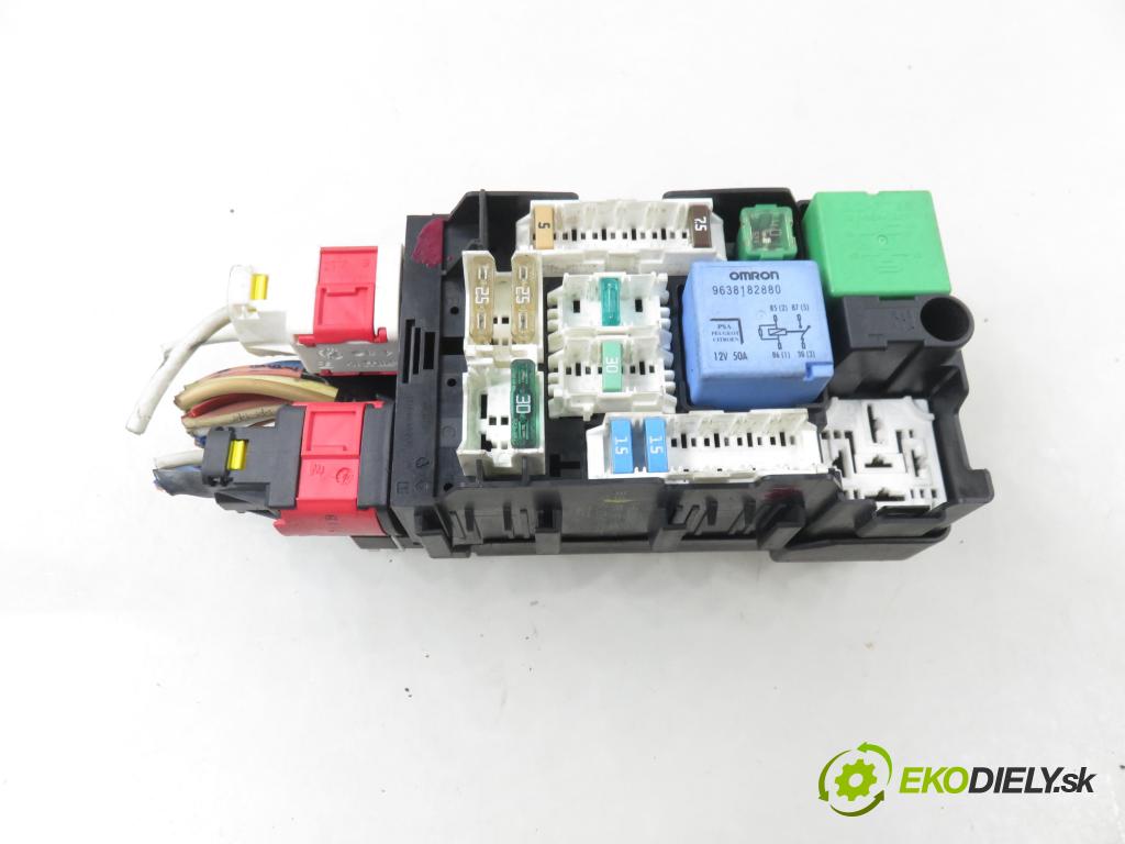 PEUGEOT 508 I (8D_) SEDAN 2012 103,00 2.0 HDi - RHF (DW10BTED4) 1997,00 Skrinka POJISTKY: 9865492680