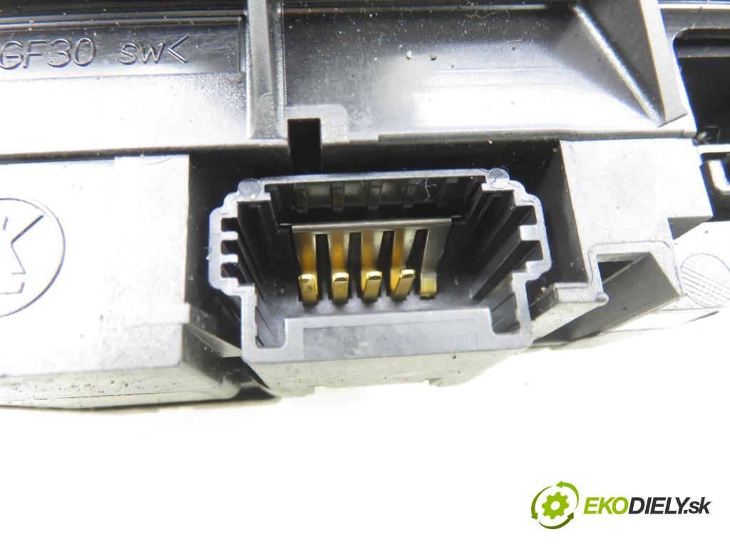 PEUGEOT 508 I (8D_) SEDAN 2012 103,00 2.0 HDi - RHF (DW10BTED4) 1997,00 PAKA/ŘAZENÍ/SADA: 96759260XT