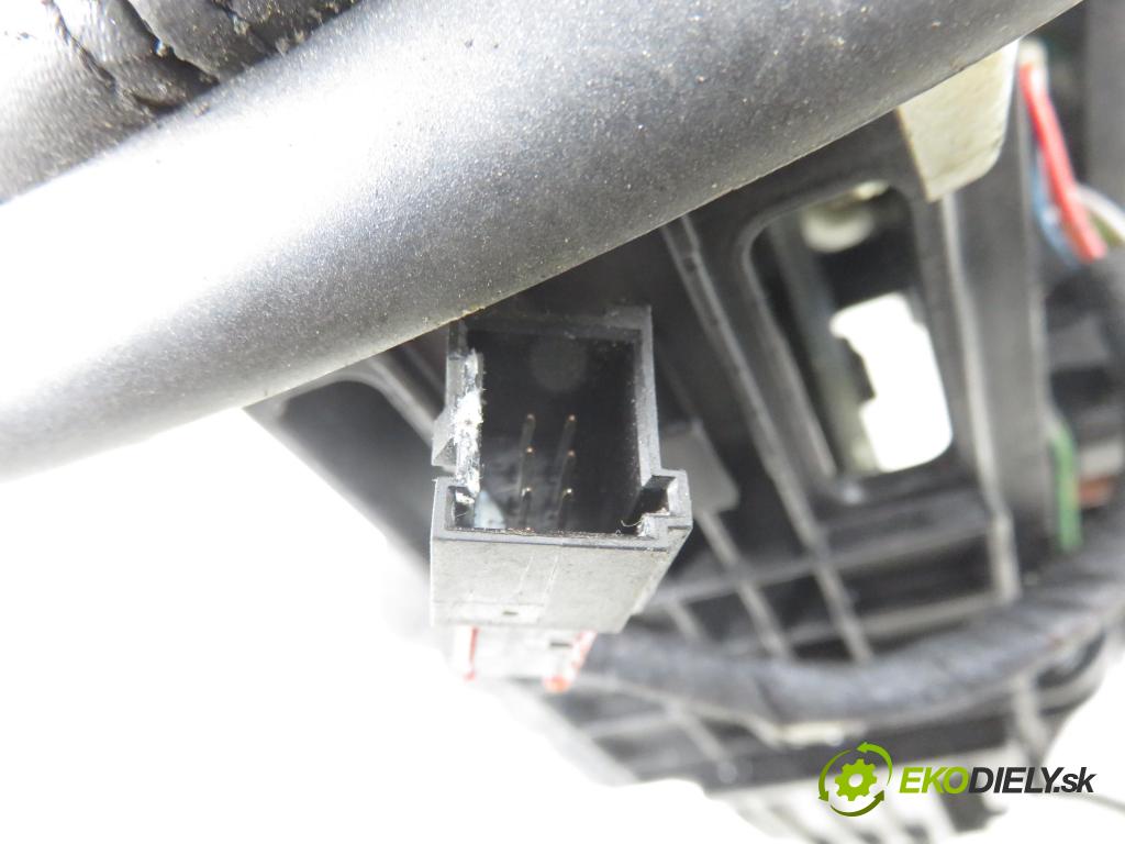 FIAT CROMA (194_) KOMBI 2008 147,00 2.4 D Multijet 200 - 939 A3.000 2387,00 ZVEDÁK: 553443860