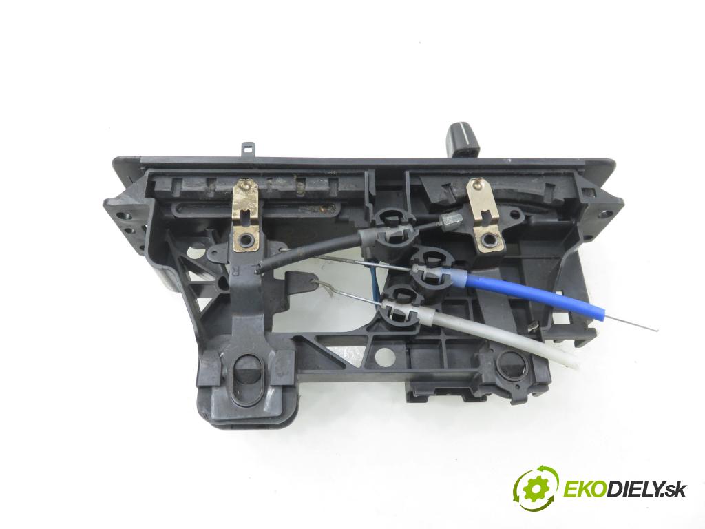 TOYOTA RAV 4 I (_A1_) SUV 1994 95,00 2.0 4WD - 3S-FE 1998,00 Panel kúrenia