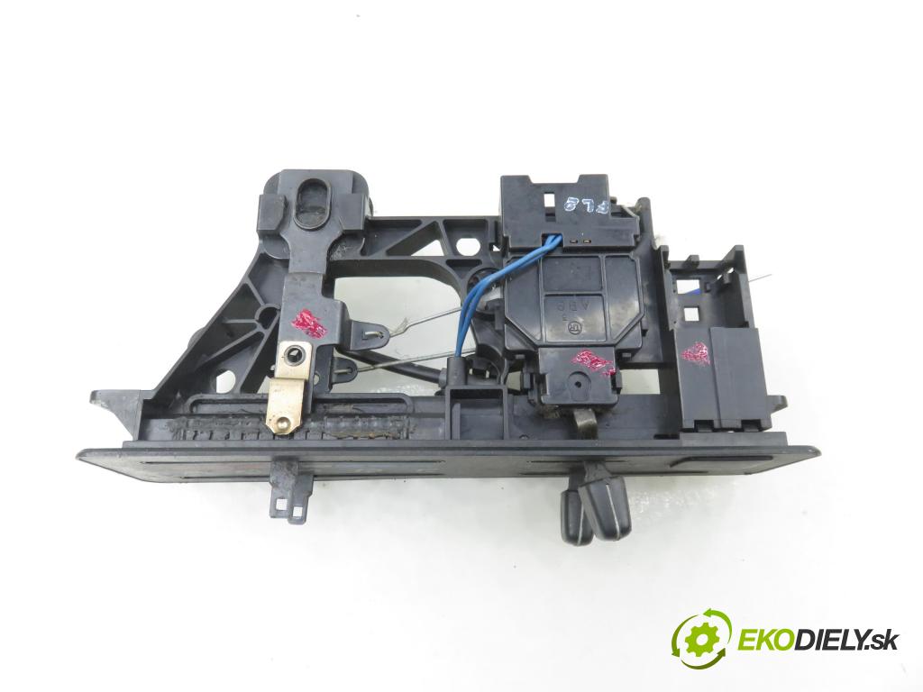 TOYOTA RAV 4 I (_A1_) SUV 1994 95,00 2.0 4WD - 3S-FE 1998,00 Panel kúrenia