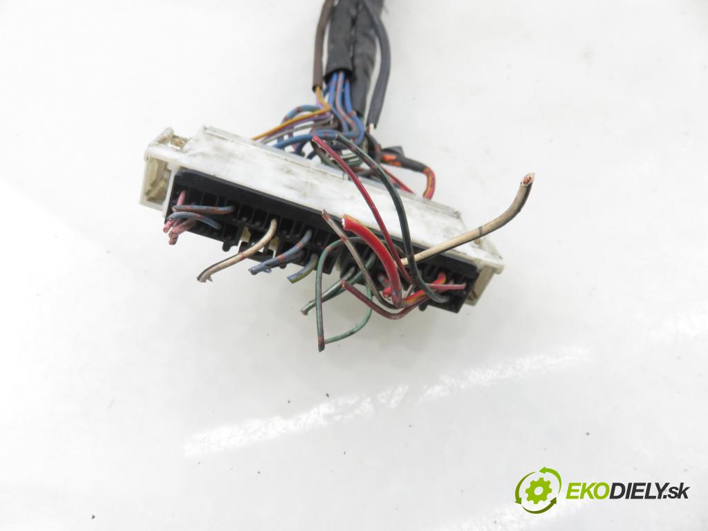 TOYOTA RAV 4 I (_A1_) SUV 1994 95,00 2.0 4WD - 3S-FE 1998,00 páčka/prepínač 8431042020