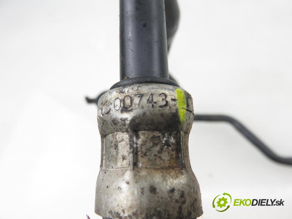 RENAULT ESPACE IV (JK0/1_) MINIVAN 2007 100,00 2.0 (JK09) - F4R 792 1998,00 rúrka / Rúra servočerpadlo 8200300743