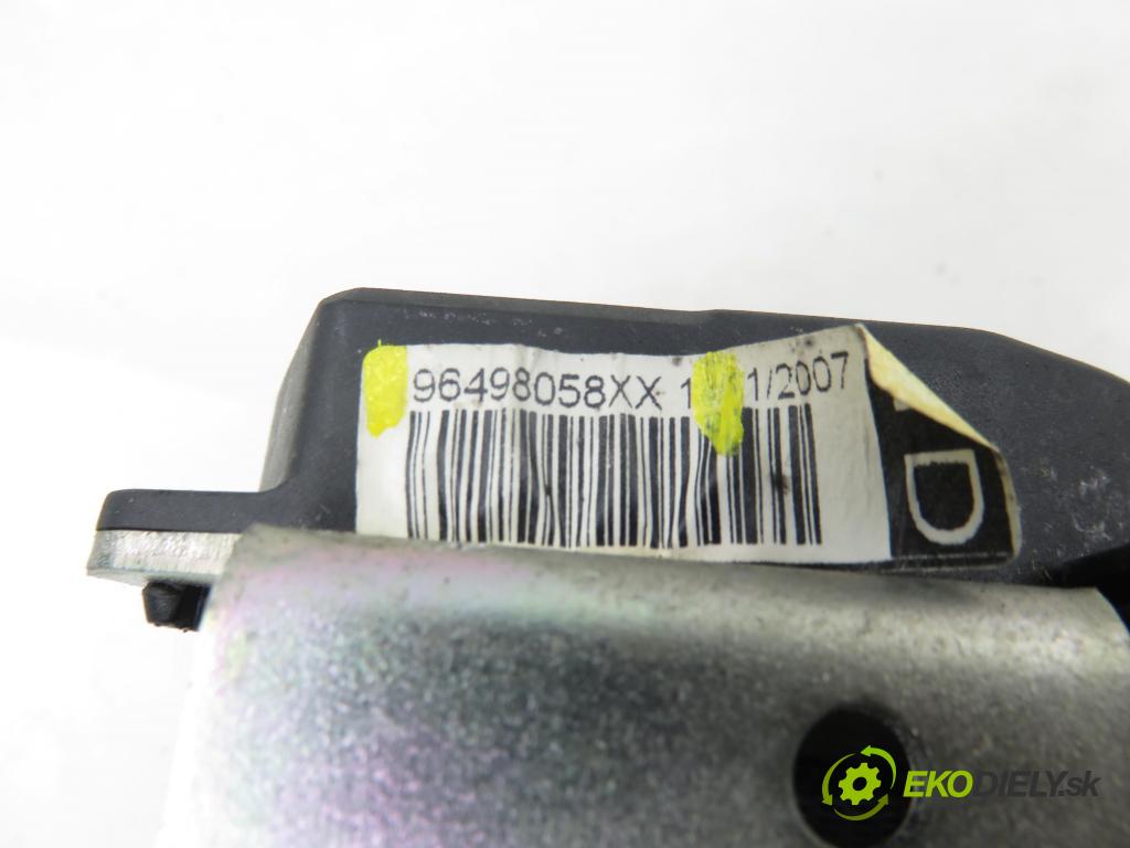 PEUGEOT 207 SW (WK_) KOMBI 2008 88,00 1.6 16V - 5FW (EP6) 1598,00 držák BEZPEČNOST PP 96498058XX