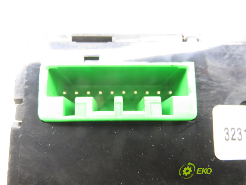 HONDA CIVIC VII Hatchback (EU, EP, EV) HB 2004 81,00 1.6 i - D16V1 1590,00 Panel kúrenia KLIMATIZACE: 79500S6DG010M1