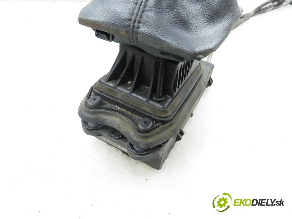 PEUGEOT 508 I (8D_) SEDAN 2012 103,00 2.0 HDi - RHF (DW10BTED4) 1997,00 ZVEDÁK: 9614412E