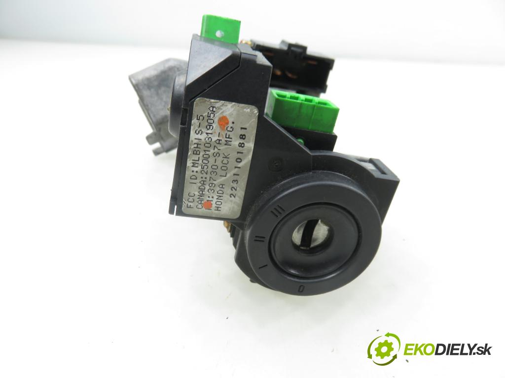 HONDA CIVIC VII Hatchback (EU, EP, EV) HB 2004 81,00 1.6 i - D16V1 1590,00 spinačka / zámky 39730S7A