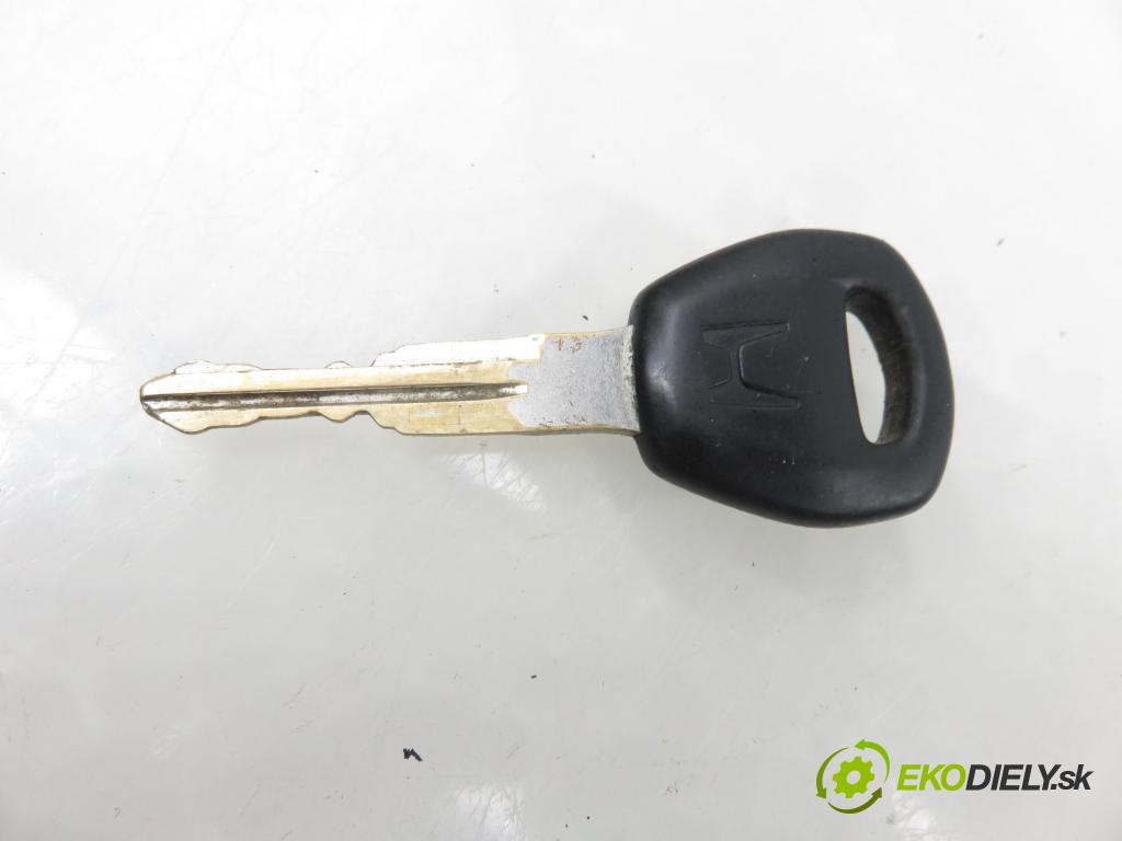 HONDA CIVIC VII Hatchback (EU, EP, EV) HB 2004 81,00 1.6 i - D16V1 1590,00 spinačka / zámky 39730S7A