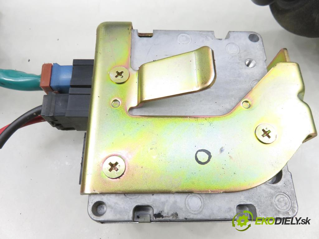 RENAULT CLIO II (BB_, CB_) HB 2004 74,00 1.5 dCi - K9K 712 1461,00 serv/podporovanie elektrické 8200091805 ; 6900000319 ; 8200222352