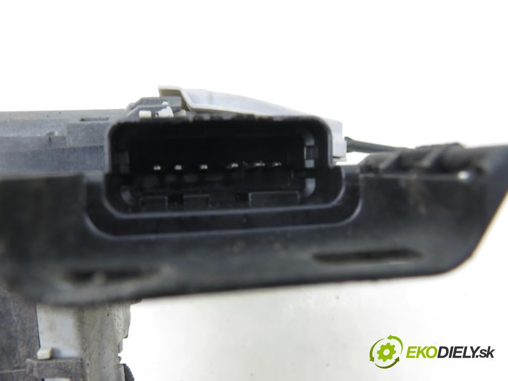 PEUGEOT 508 I (8D_) SEDAN 2012 103,00 2.0 HDi - RHF (DW10BTED4) 1997,00 zámok 006259 ; PSA006259