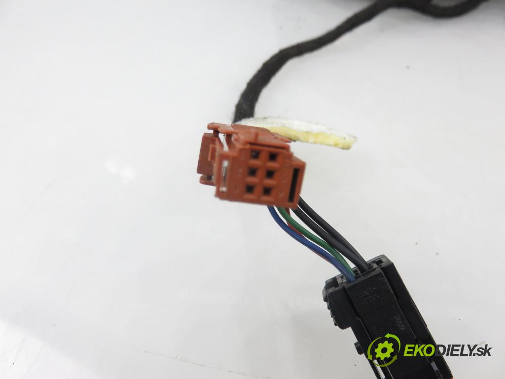 PEUGEOT 207 SW (WK_) KOMBI 2008 88,00 1.6 16V - 5FW (EP6) 1598,00 Spätné zrkadlo