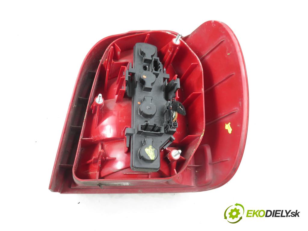 VW POLO (6N2) HB 2000 37,00 1.0 MPI 50 - AUC 999,00 Svetlo ľavé zadné 6N0945257B