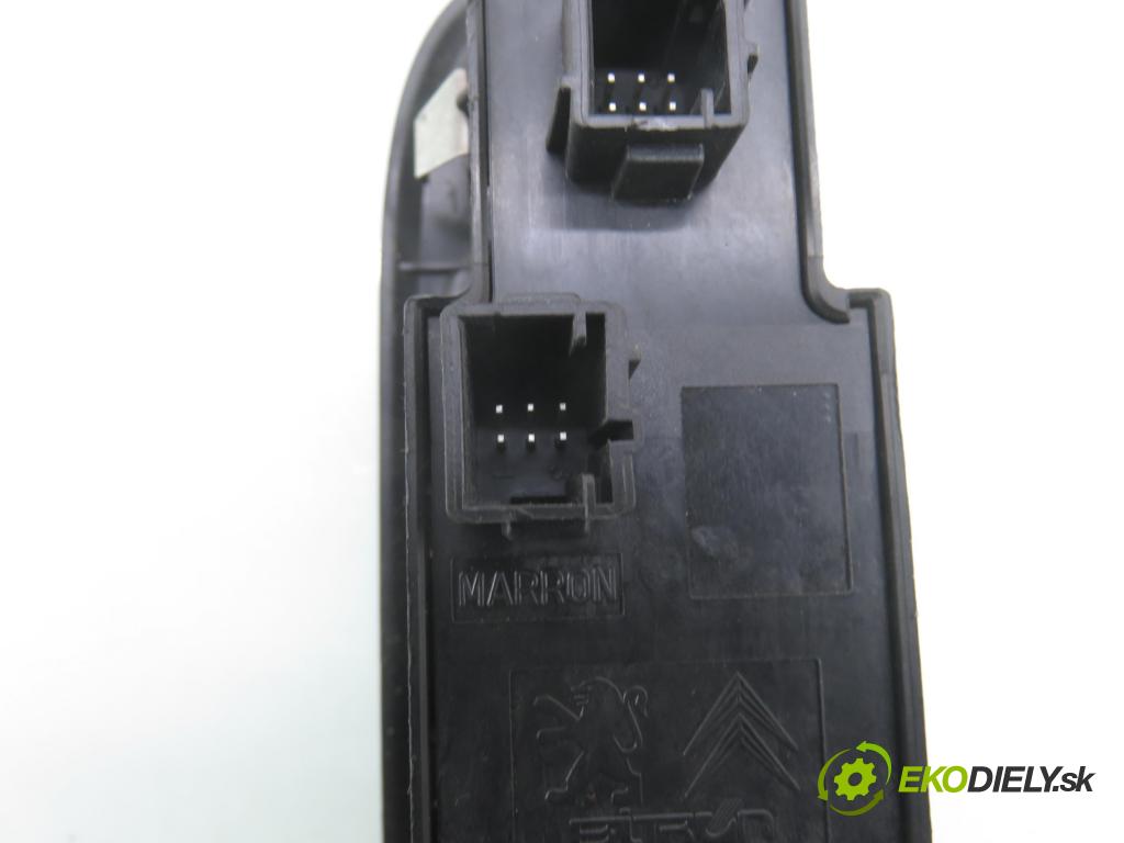 PEUGEOT 508 I (8D_) SEDAN 2012 103,00 2.0 HDi - RHF (DW10BTED4) 1997,00 Panel ovládania okien 96659465ZD