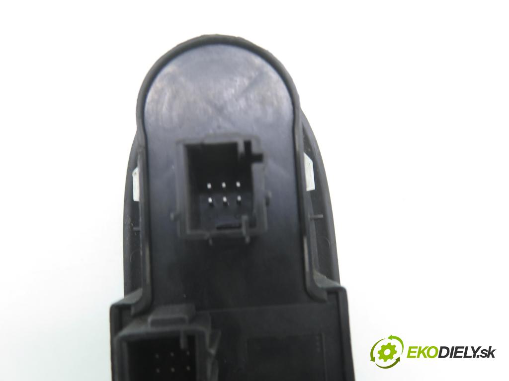 PEUGEOT 508 I (8D_) SEDAN 2012 103,00 2.0 HDi - RHF (DW10BTED4) 1997,00 Panel ovládania okien 96659465ZD