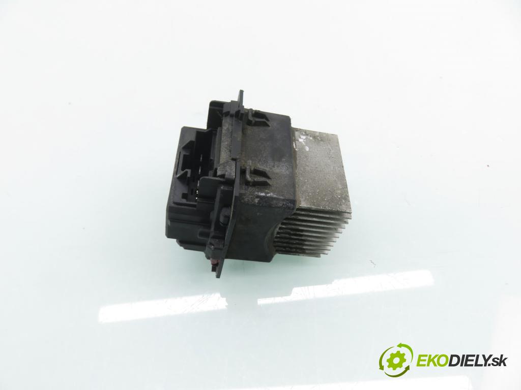 PEUGEOT 508 I (8D_) SEDAN 2012 103,00 2.0 HDi - RHF (DW10BTED4) 1997,00 rezistor / reostat kúrenia