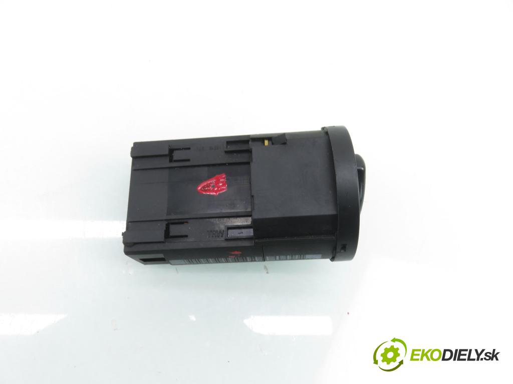 VW GOLF IV (1J1) HB 2000 66,00 1.9 TDI 90 - ALH 1896,00 přepínač světla 1C0941531A