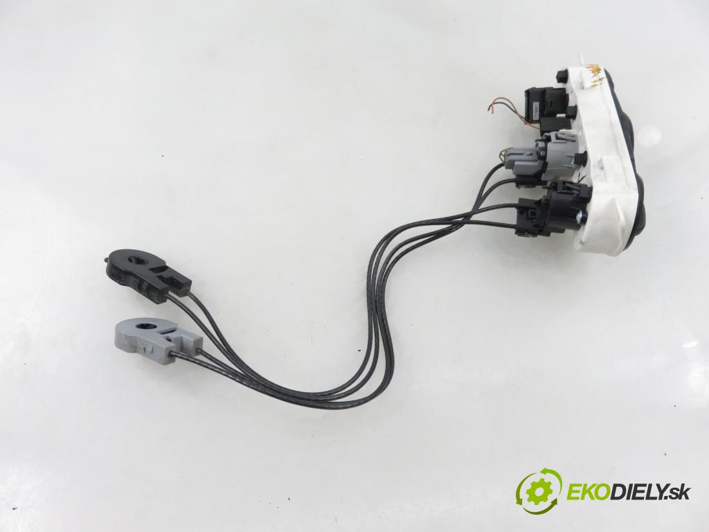 FORD FOCUS (DAW, DBW) HB 1999 74,00 1.6 16V 100 - FYDA 1596,00 Panel kúrenia KLIMATIZACE: 1S4H18C419BA